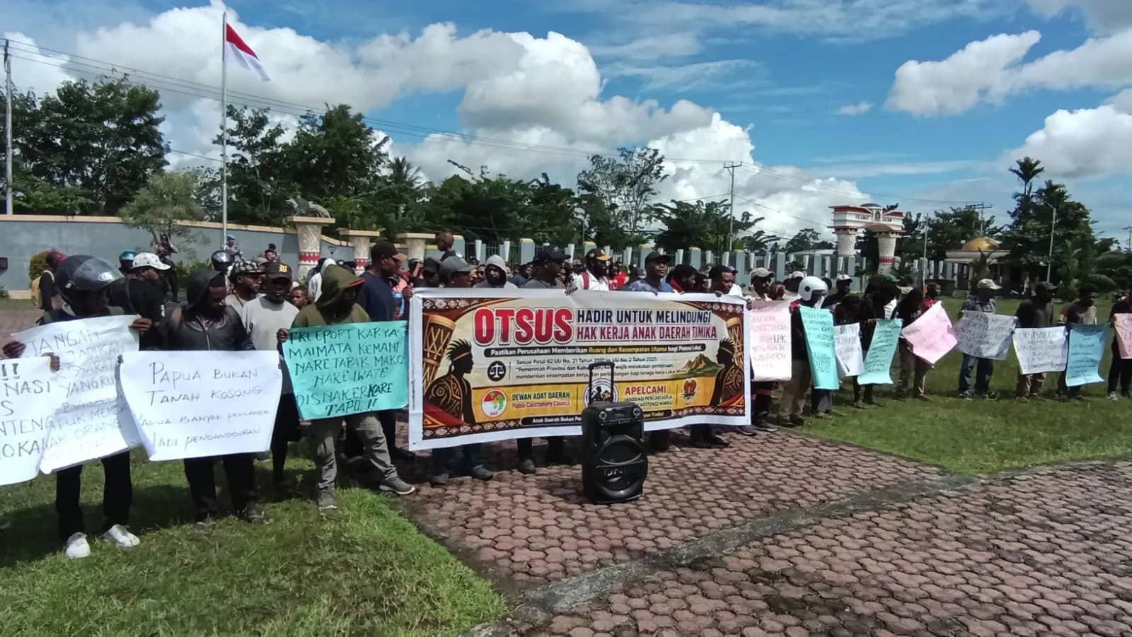 Ilustrasi berita BERITA UTAMA: Puluhan Pencaker OAP Demo di DPRK Mimika, Desak Rekrutmen Tenaga Kerja Berpihak ke Orang Papua