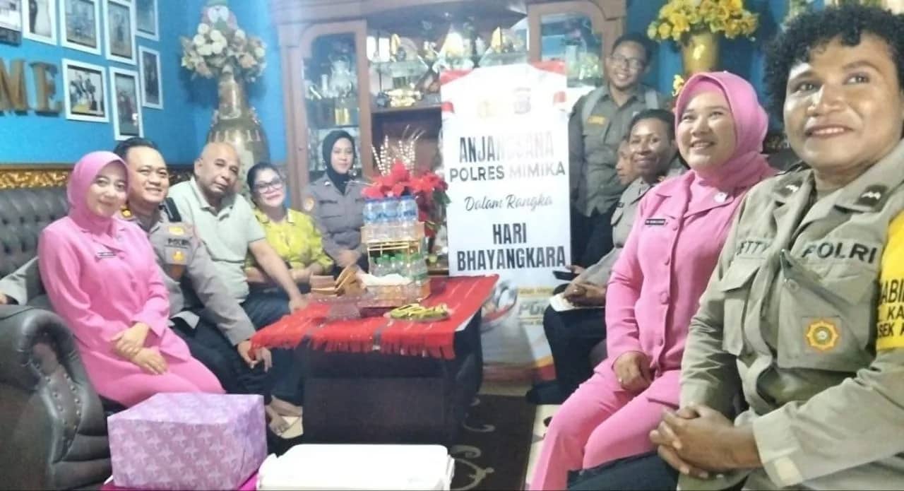Ilustrasi berita Mimika: Sambut Hari Bhayangkara ke-80, Polres Mimika Anjangsana ke Anggota dan Bhayangkari yang Sakit