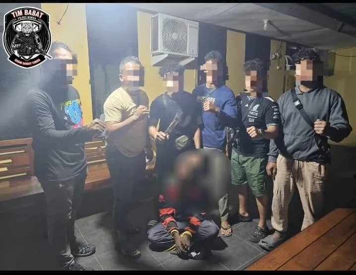 Ilustrasi berita Mimika: Dipicu Tuduhan Pencurian, Pria Tewas Ditikam di Dermaga Pomako, Pelaku Langsung Ditangkap Polisi