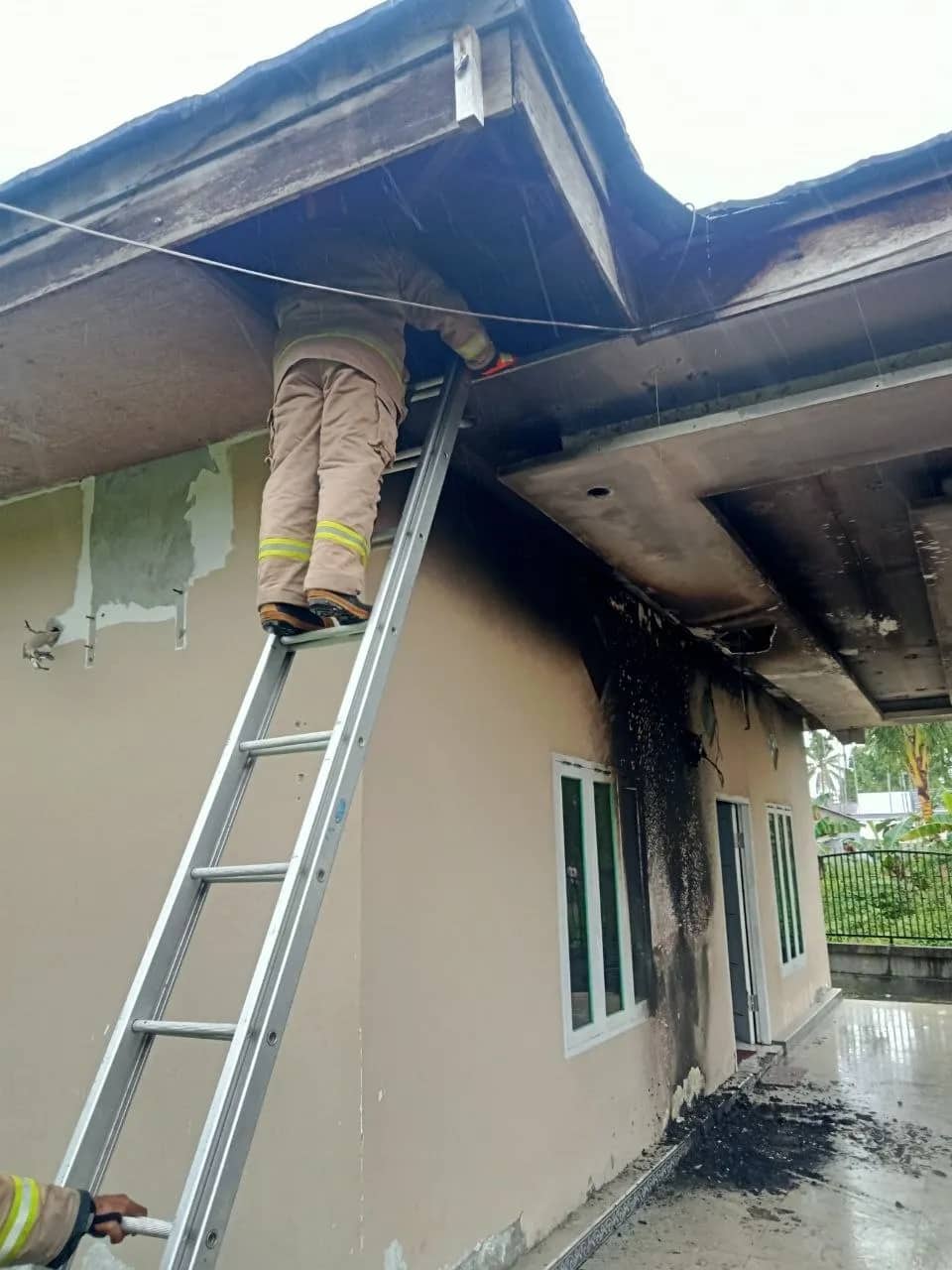 Ilustrasi berita Mimika: Rumah di SP 4 Timika Nyaris Ludes Terbakar, Diduga Akibat Korsleting Listrik