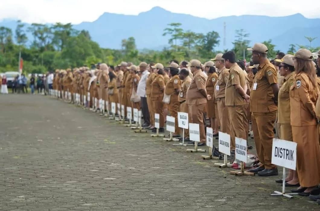 Ilustrasi berita Mimika: Sinyal Perombakan Birokrasi Mengemuka Dalam Apel Gabungan, Wabup Mimika Pastikan Dua Kepala OPD Segera Dilantik