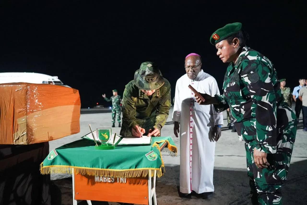 Ilustrasi berita JAYAPURA: Jenazah Pilot AMA Dibawa ke Jayapura Untuk Penghormatan Terakhir Bersama Keuskupan Jayapura, Keuskupan : Ini Tindakan Biadab