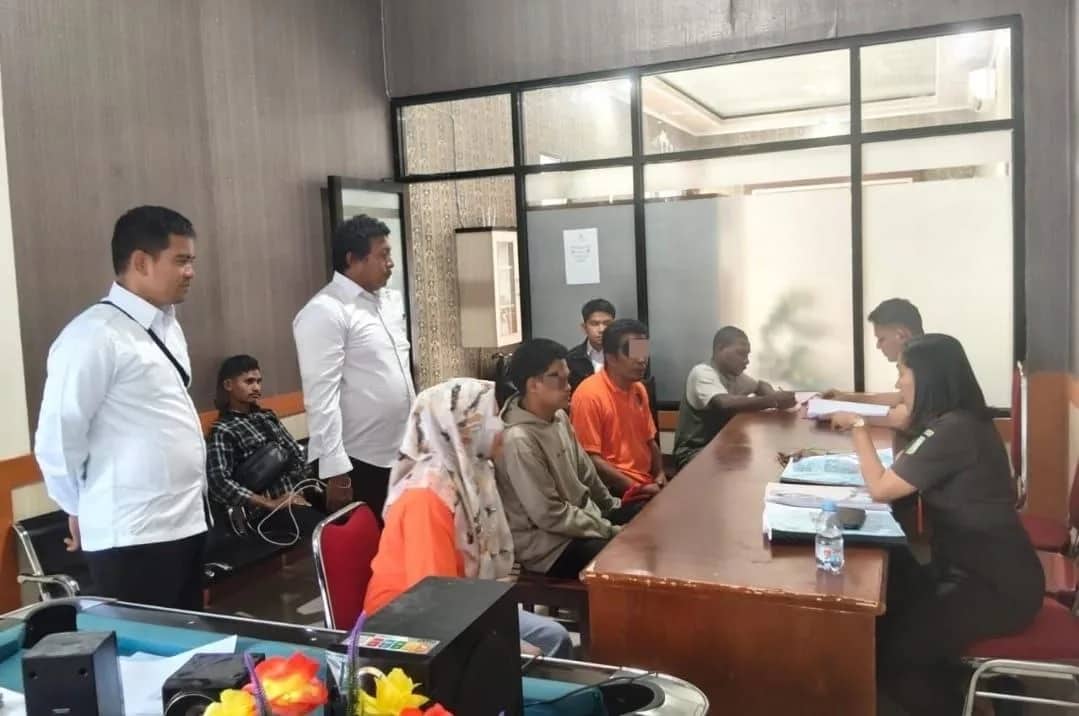 Ilustrasi berita Mimika: Jaringan Sabu dari Lapas Timika Berlanjut ke Meja Hijau, Polres Mimika Limpahkan Tiga Tersangka ke Kejaksaan