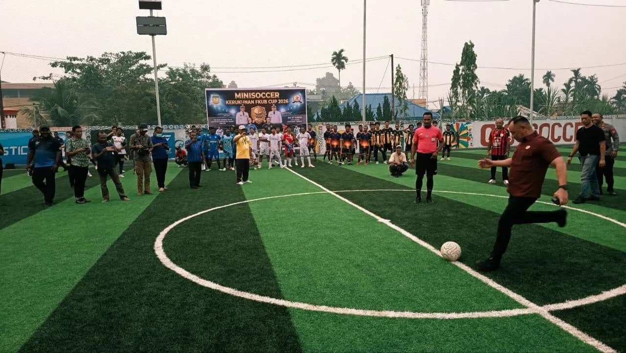 Ilustrasi berita Mimika: Tanamkan Toleransi Lewat Olahraga, FKUB Mimika Gelar Mini Soccer Kerukunan