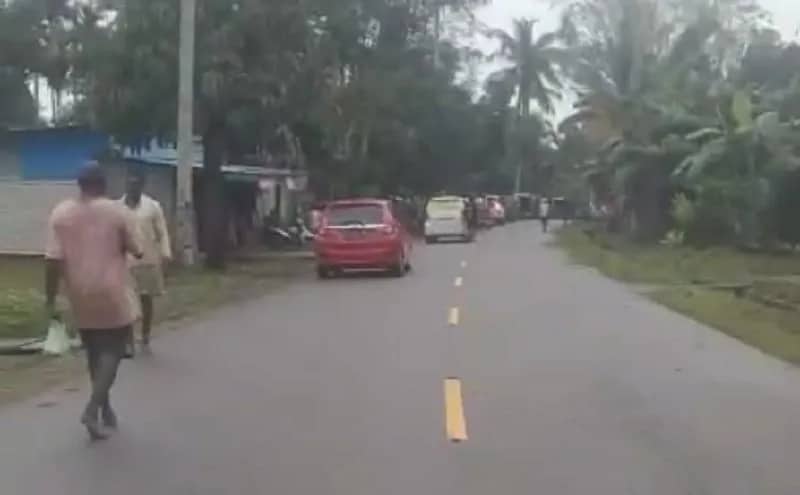 Ilustrasi berita Mimika: Jalan Poros Timika–Pomako Dipalang Warga, Diduga Dipicu Kisruh Pembagian Dana Desa Kampung Hiripau