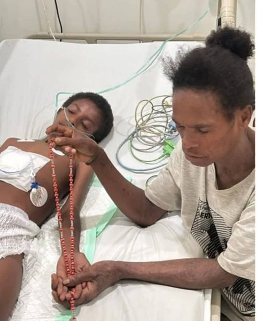 Ilustrasi berita Papua: "Bunda Maria, Sembuhkan Cucu Saya." Kisah Perjuangan Seorang Nenek di Jayapura Selamatkan Harta Terakhirnya