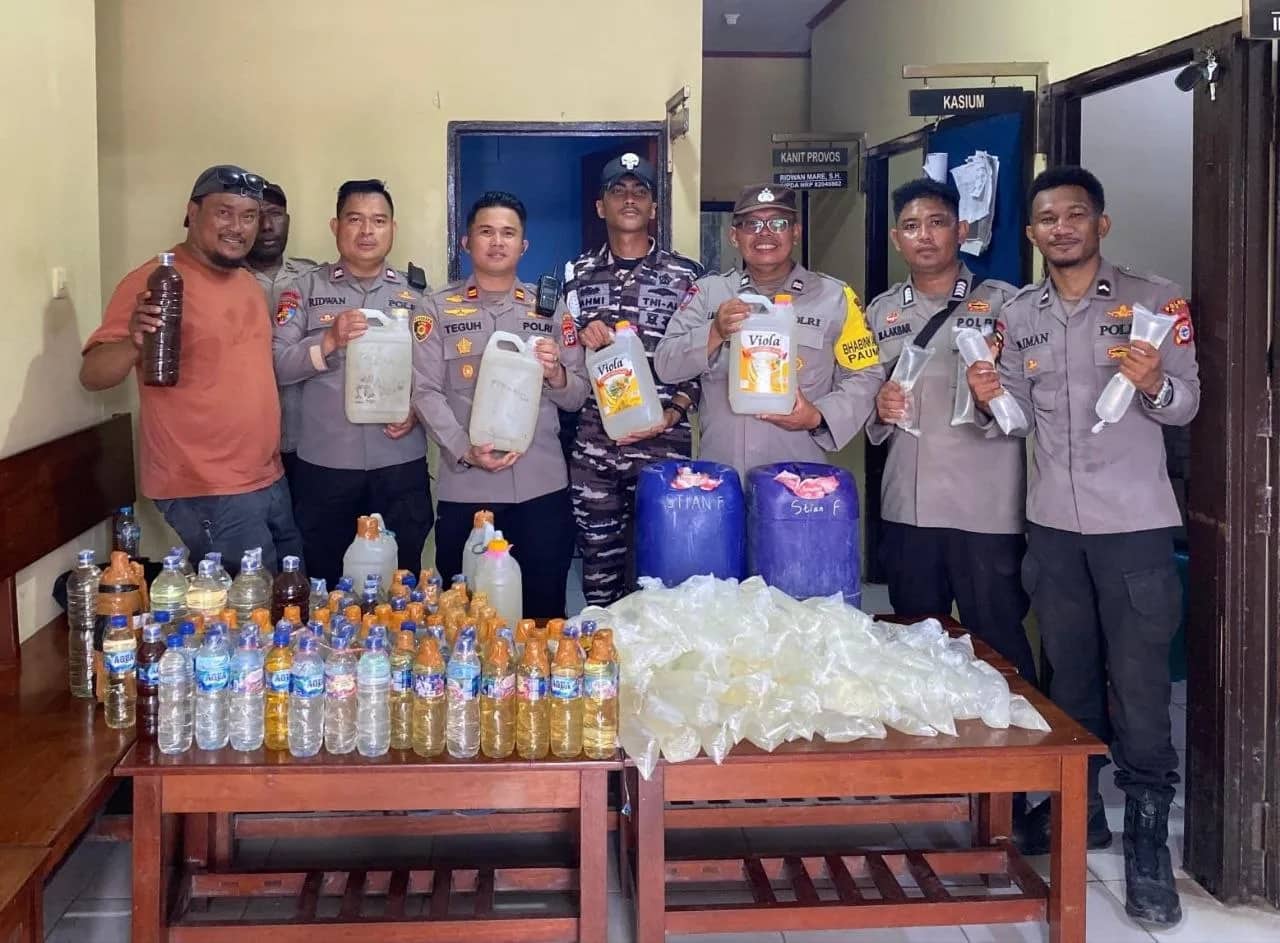 Ilustrasi berita Mimika: Polsek Pelabuhan Pomako Amankan 288 Liter Miras Lokal Saat Razia Penumpang KM Leuser