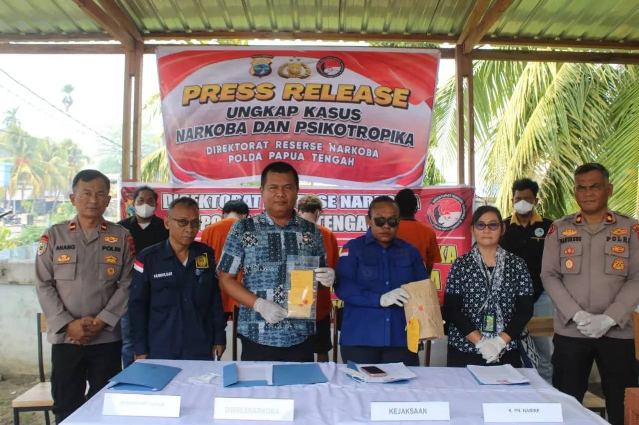 Ilustrasi berita Papua Tengah: Polda Papua Tengah Ungkap Peredaran Narkoba Berbagai Jenis di Nabire, Tiga Tersangka Diamankan