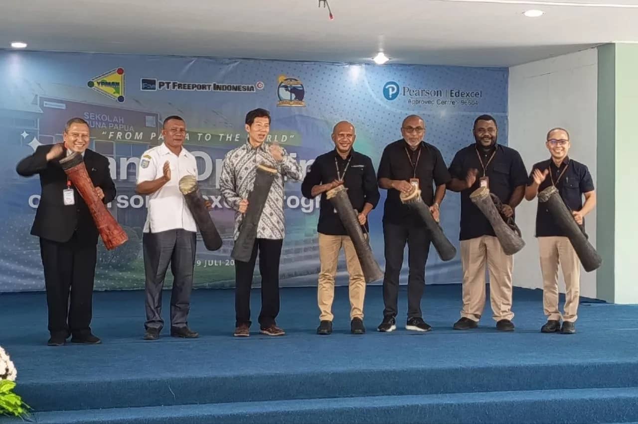 Ilustrasi berita YPMAK: Luncurkan Program Pearson Edexcel, SATP Timika Siapkan Generasi Papua Berdaya Saing Global