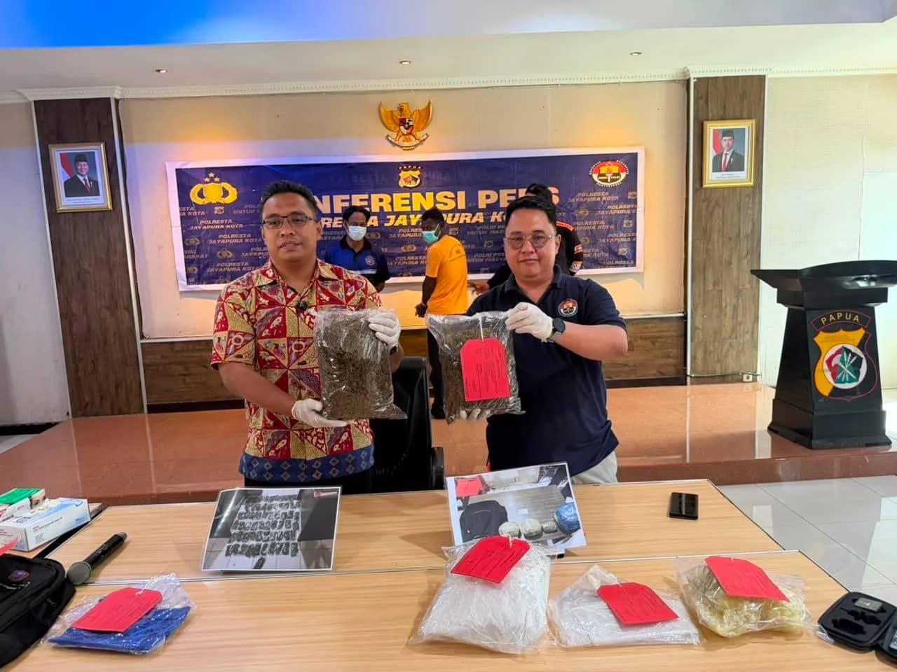 Ilustrasi berita JAYAPURA: Bawa Ganja 1,6 Kilogram, WNA Asal Papua Nugini Ditangkap di Kawasan Base G Kiri