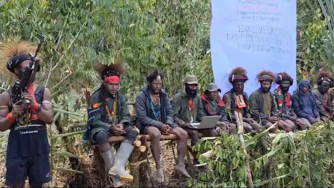 Ilustrasi berita Papua: Sempat Dikabarkan Tewas, Egianus Kogoya Muncul di Video Permintaan Maaf Kodap III Ndugama Derakma, Ada Apa?