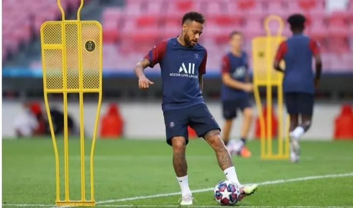 Ilustrasi berita Olahraga: Neymar Telah Kembali Berlatih Sejak Dinyatakan Positif COVID-19