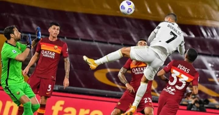 Ilustrasi berita BERITA UTAMA: Dua Gol Ronaldo Selamatkan Wajah Juventus di Kandang Roma
