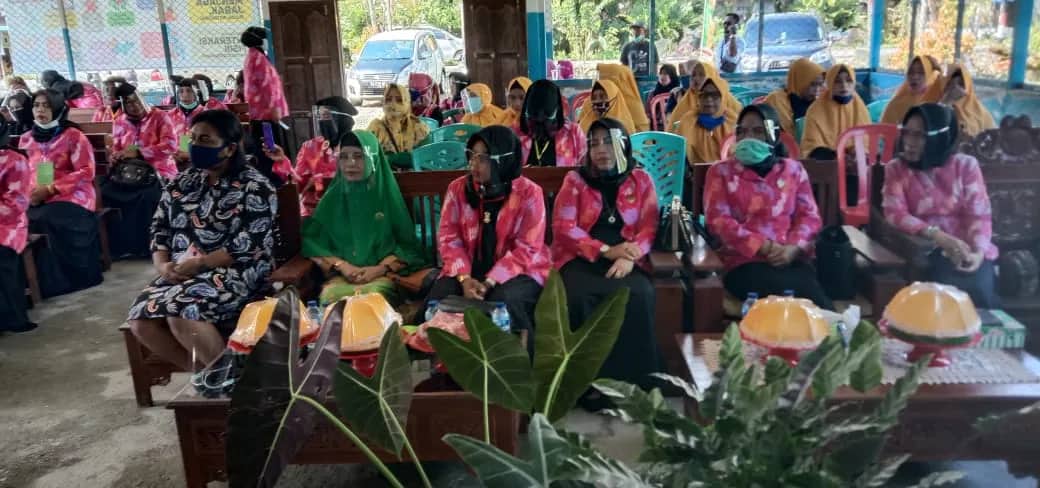 Ilustrasi berita Mimika: Darmawati Syam Terpilih Jadi Ketua IWSS Distrik Wania, Syamsuddin Ajak Ibu-ibu Bijak Bermedsos