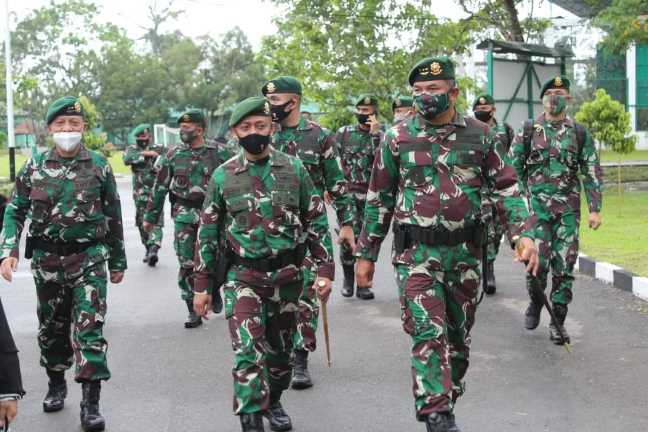 Ilustrasi berita Mimika: Pangkostrad Kunjungi Brigif 20/3 Kostrad Timika, Ingatkan Komandan Satuan Agar…