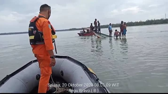 Ilustrasi berita Mimika: Hari ke-3 Pencarian, Tim SAR Temukan Longboat Tenggelam di Muara Amar