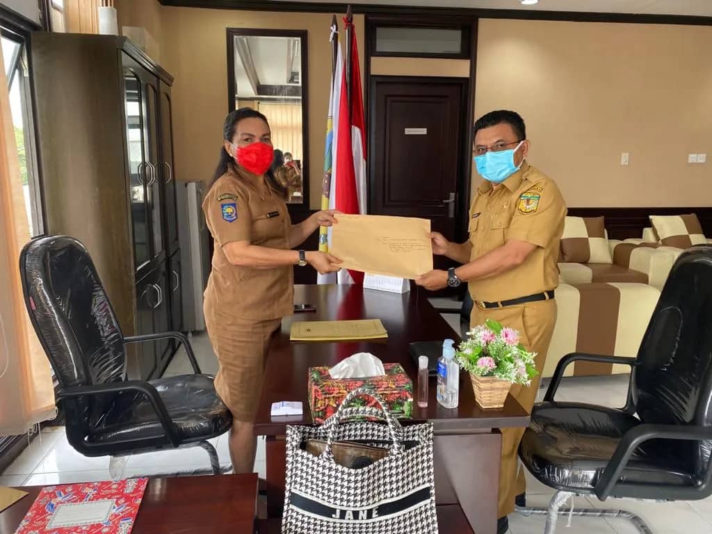 Ilustrasi berita Mimika: Resmi, Nicholas Kuahaty Terima Surat Pemberhentian Dengan Tidak Hormat dari ASN