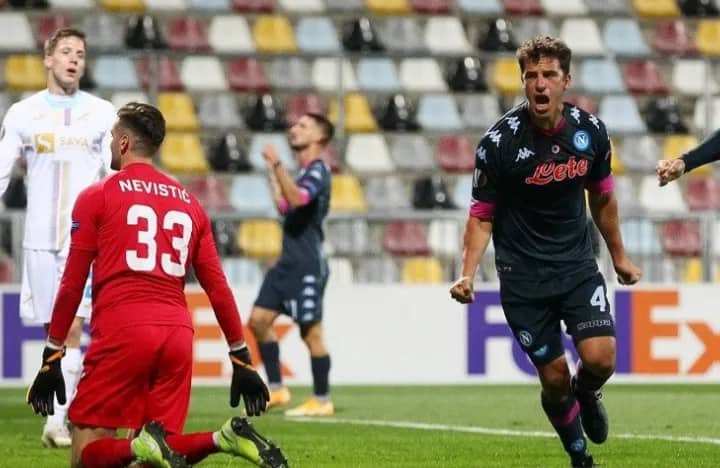 Ilustrasi berita Olahraga: Napoli dan Real Sociedad Sama-sama Menang, Tapi AZ yang Untung