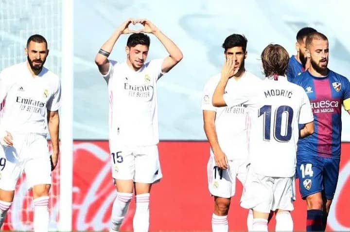 Ilustrasi berita Olahraga: Pemain Real Madrid Valverde Patah Kaki Usai Dibantai Valencia 1-4