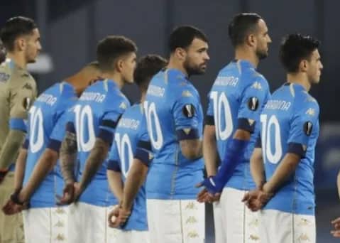Ilustrasi berita Olahraga: Kenang 'Sang Messiah' Maradona, Para Pemain Napoli Kenakan Jersey Nomor 10