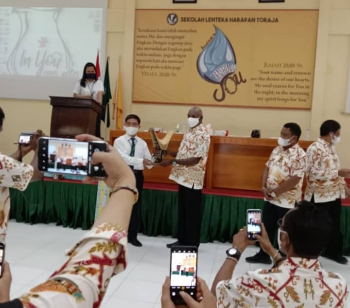 Ilustrasi berita Mimika: Para Kepsek Mimika Wisata ke Toraja Utara Pasca Pencairan BOS, Kejaksaan Timika : Kami akan Cek !