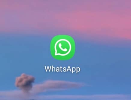 Ilustrasi berita Nasional: Hati-hati Gunakan Layanan Online, WhatsApp Diminta Lindungi Data Pribadi