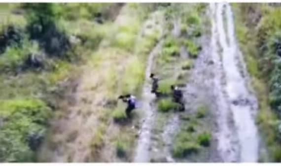 Ilustrasi berita Mimika: Viral!!... Drone TNI Bikin Pasukan KKB Papua Tunggang Langgang