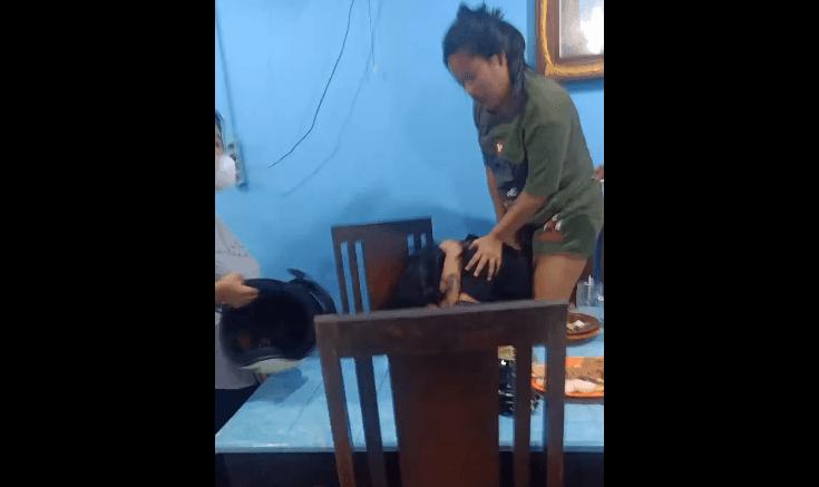 Ilustrasi berita Mimika: Viral !!!, Video Tindakan Oknum Wanita di Warung Makan Timika, Penyebabnya Bikin Greget
