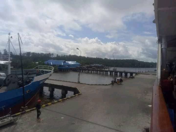 Ilustrasi berita Mimika: Hotel Terapung di Dermaga Pomako Untuk Peserta PON, KUPP Perbaiki Listrik dan Jalan Masuk, TERKENDALA LAHAN !!!