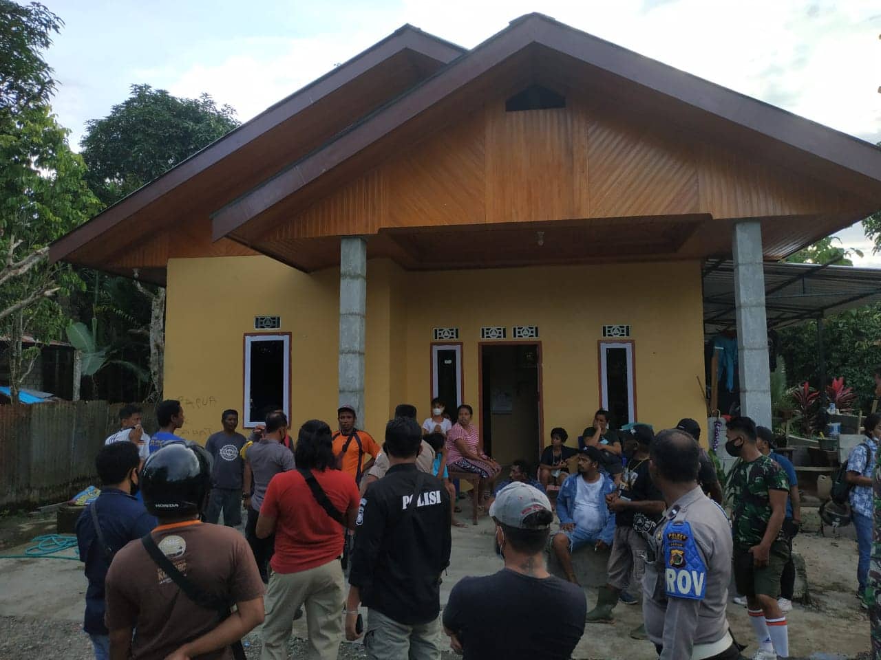 Ilustrasi berita Mimika: Rebutan Lahan Dua Kelompok Warga Bentrok di Jalan Kartini Ujung, Gubuk Dibakar, Polisi Temukan Panah