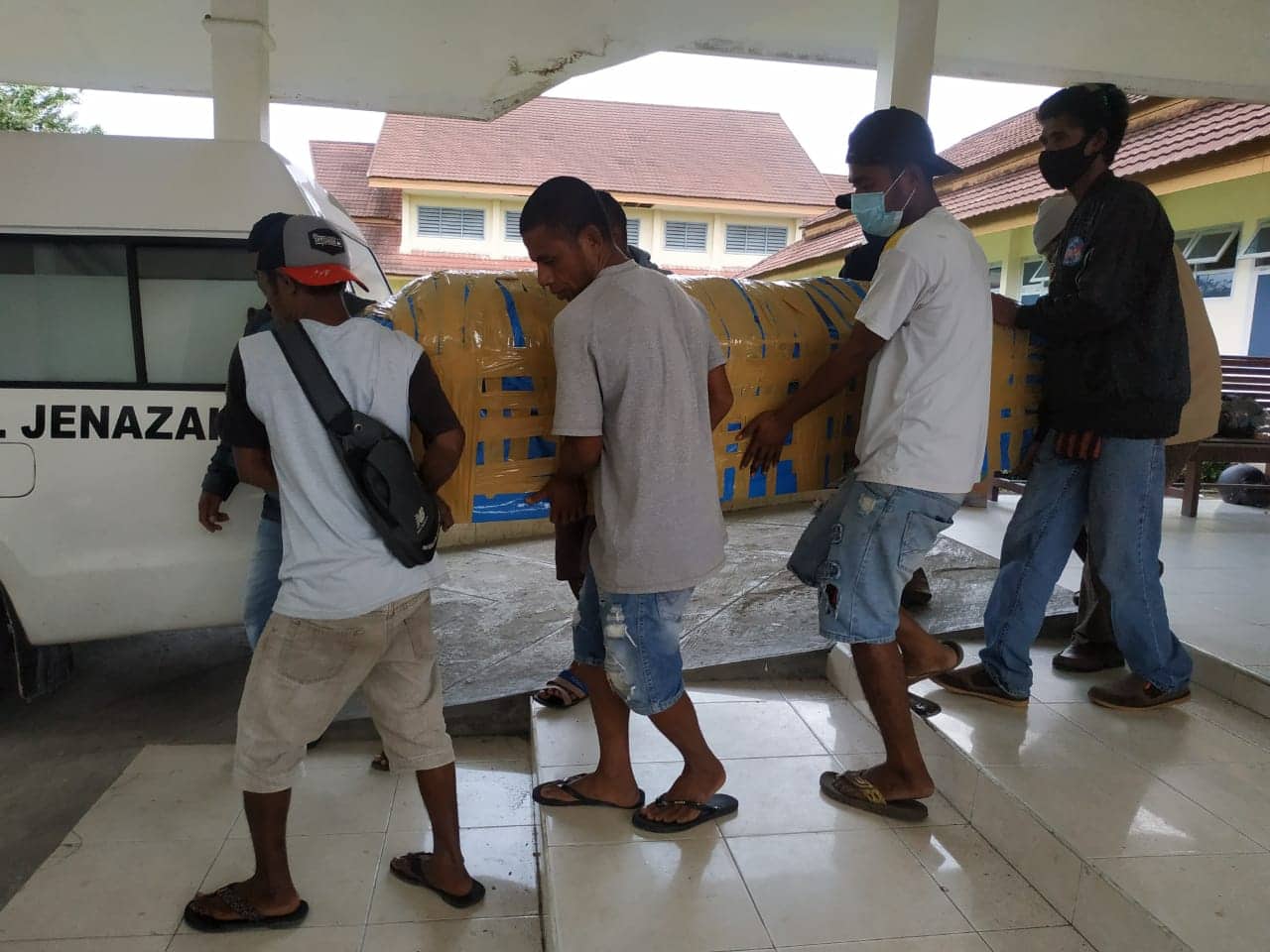 Ilustrasi berita Mimika: Warga Flobamora Timika Sambut Kedatangan Jenazah Kuli Bangunan Asal Alor yang Ditembak KKB di Puncak