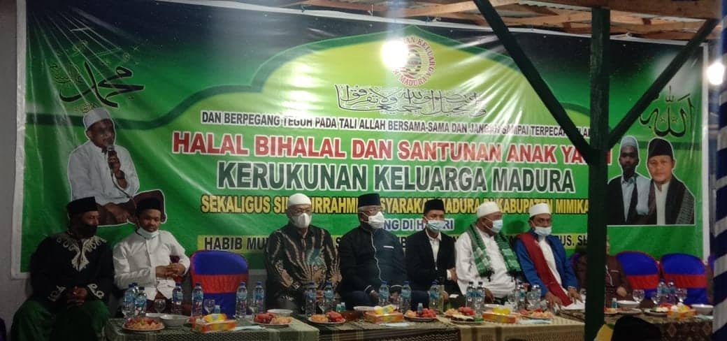 Ilustrasi berita Mimika: Warga Madura di Timika Gelar Halal Bi Halal dan Santuni Anak Yatim, Wabup JR Minta Warga Waspadai Teroris