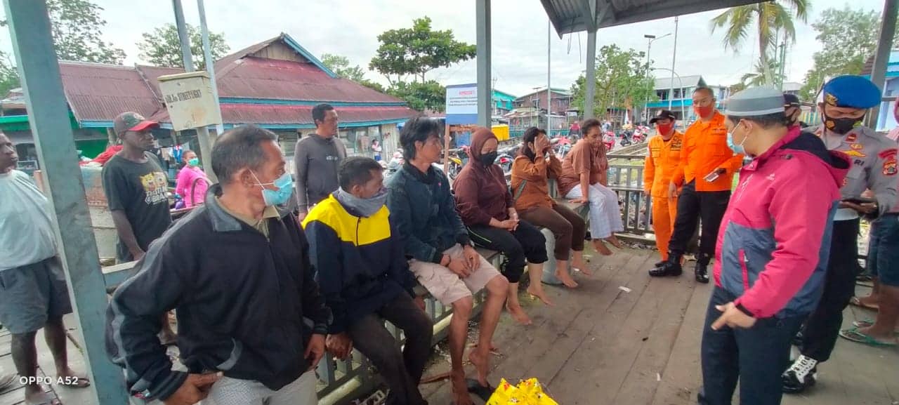 Ilustrasi berita Mimika: Ucapan Duka Sudah Menyebar, Ternyata 6 Penumpang Kapal Selamat, Mereka Ditemukan Terapung…