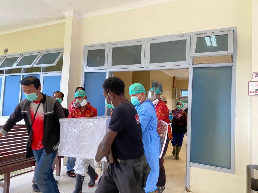 Ilustrasi berita Mimika: Sedang Hamil, Perawat Timika Meninggal Terpapar Covid -19, Reynold: Nakes Bertarung Nyawa Tapi ada yang Sebarkan Hoax