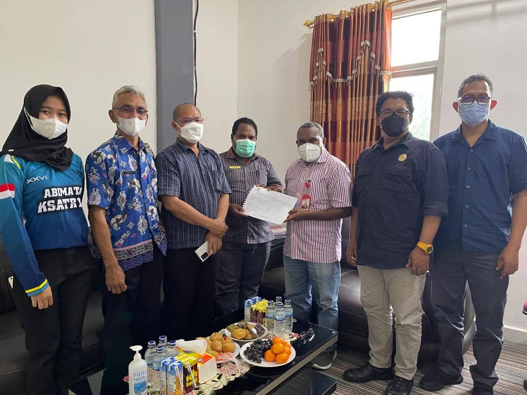 Ilustrasi berita Papua: Ketua KIP Papua: Baru Pertama Kali Pimpinan Badan Publik Pemerintah Datang Kembalikan Kuesioner