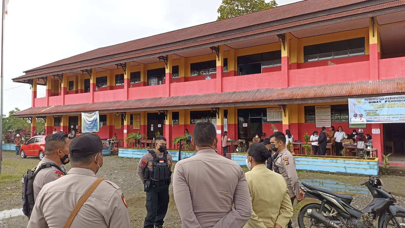 Ilustrasi berita Mimika: Dimediasi Wabup Mimika, Kisruh Kepala Sekolah dan Para Guru SDN Inauga Menuju Titik Terang, Harus Kerja Sesuai SK