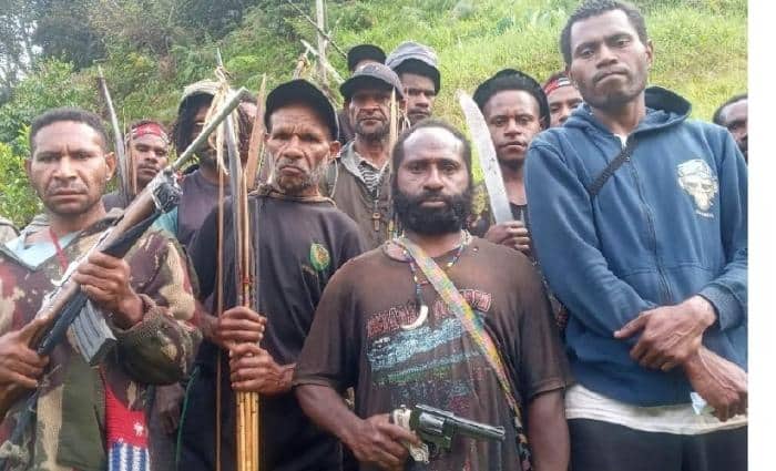 Ilustrasi berita Papua: Katanya Ada Ditangan KKB Tapi Nasibnya Tidak Diketahui, Mantri Gerald Sokoy Bagaimana Kabarmu?