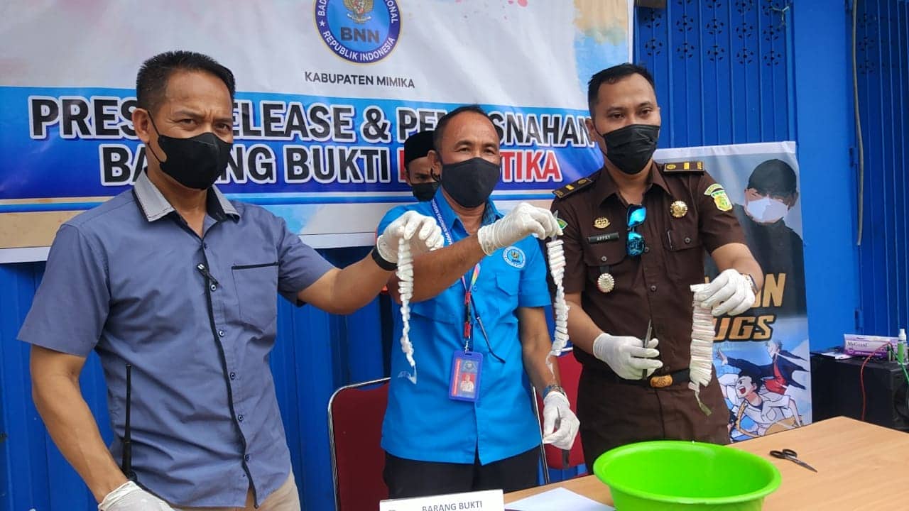 Ilustrasi berita Mimika: BNNK Mimika Musnahkan BB Jenis Sabu-sabu, Ancaman Hukuman Mati Bagi Tersangka