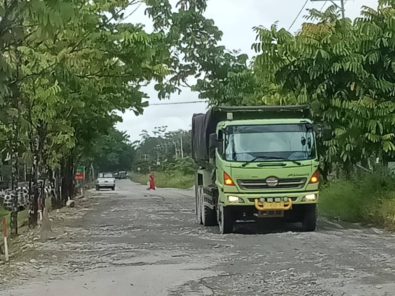 Ilustrasi berita Mimika: Akhirnya Perbaikan ‘Wahana Roller Coaster’ di Jalan Mayon Diakomodir Dalam APBD Tahun Anggaran 2022