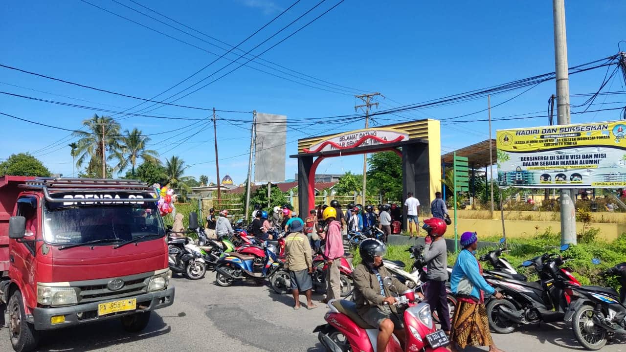 Ilustrasi berita Mimika: Lagi Soal Honorer yang Diberhentikan, Security Pasar Sentral Timika Blokade Jalan Masuk, Penyebabnya Bikin Miris...