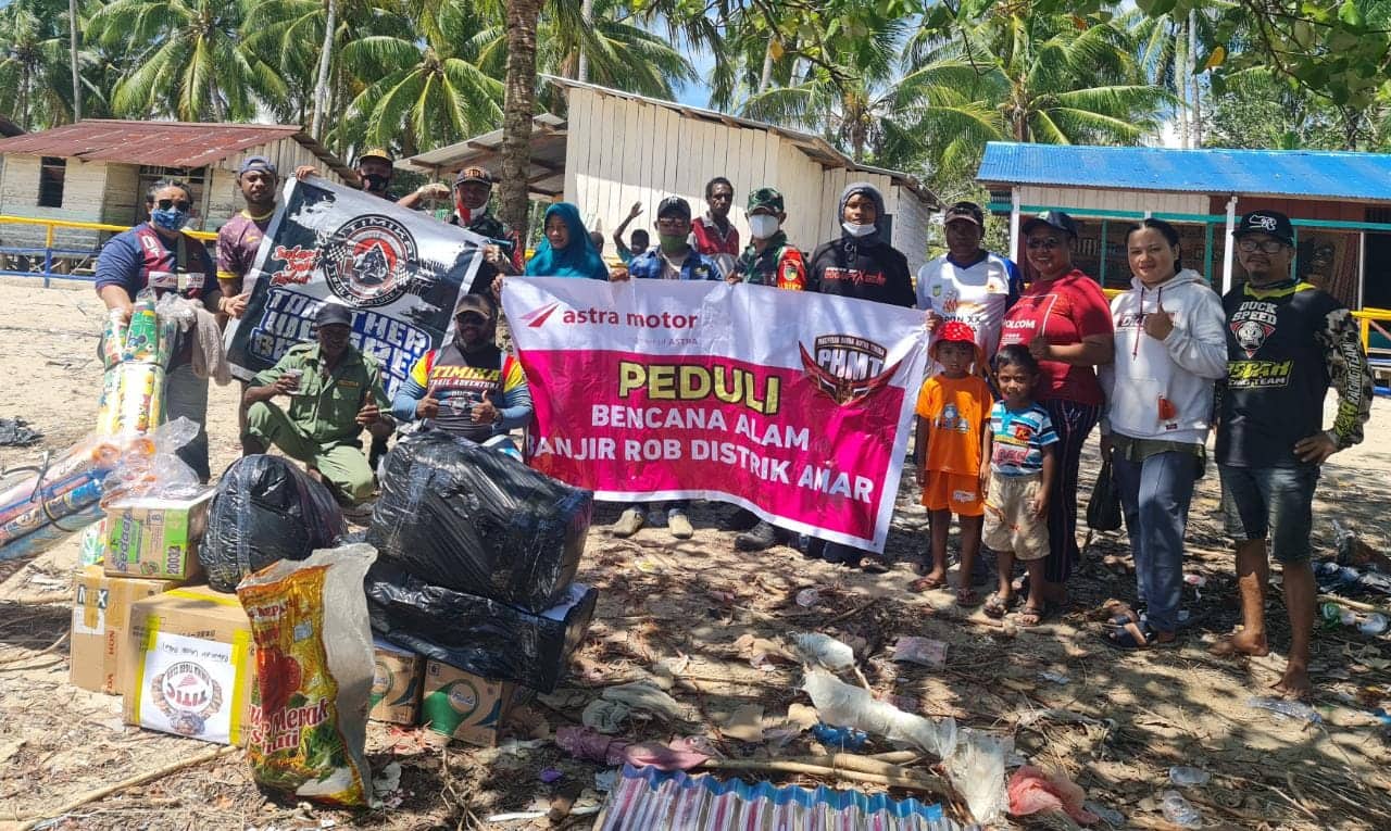 Ilustrasi berita Mimika: Paguyuban Honda Timika dan Komunitas Timika Trail Adventure Serahkan Bantuan Korban Rob di Amar