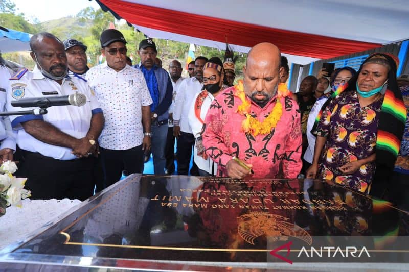 Ilustrasi berita Papua: Gubernur Papua Resmikan Bandar Udara Mamit