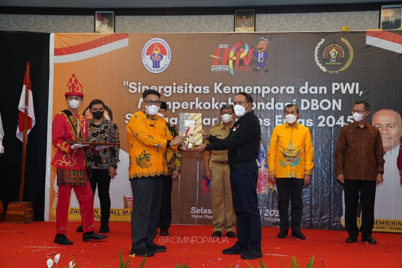 Ilustrasi berita Nasional: Tujuh Gubernur Terima Penghargaan Inisiator Olahraga SIWO PWI di Kendari, Ini Daftarnya