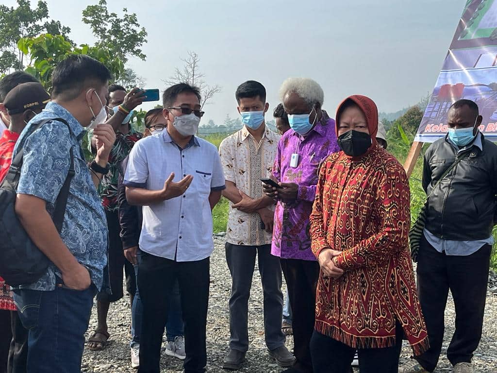 Ilustrasi berita Papua: Mensos Tinjau Hunian Masyarakat Terdampak Bencana di Sentani Barat, Serta Serahkan Kapal dan Motor Listrik di Jayapura