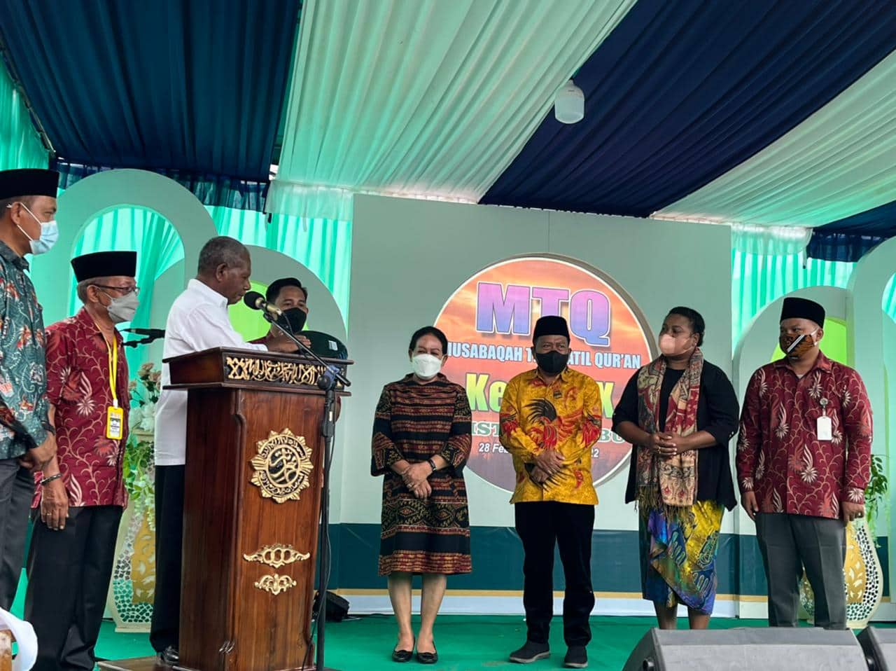 Ilustrasi berita Papua: Buka MTQ Tingkat Distrik Waibu, Bupati Jayapura Bangga Ada Qori yang Sumbang Medali Emas Tingkat Nasional