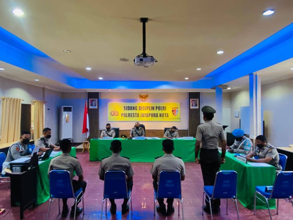 Ilustrasi berita Papua: Disidang, Lima Personil Polresta Dijatuhi Hukuman Disiplin, Tunda Naik Pangkat dan Dipenjara 21 Hari