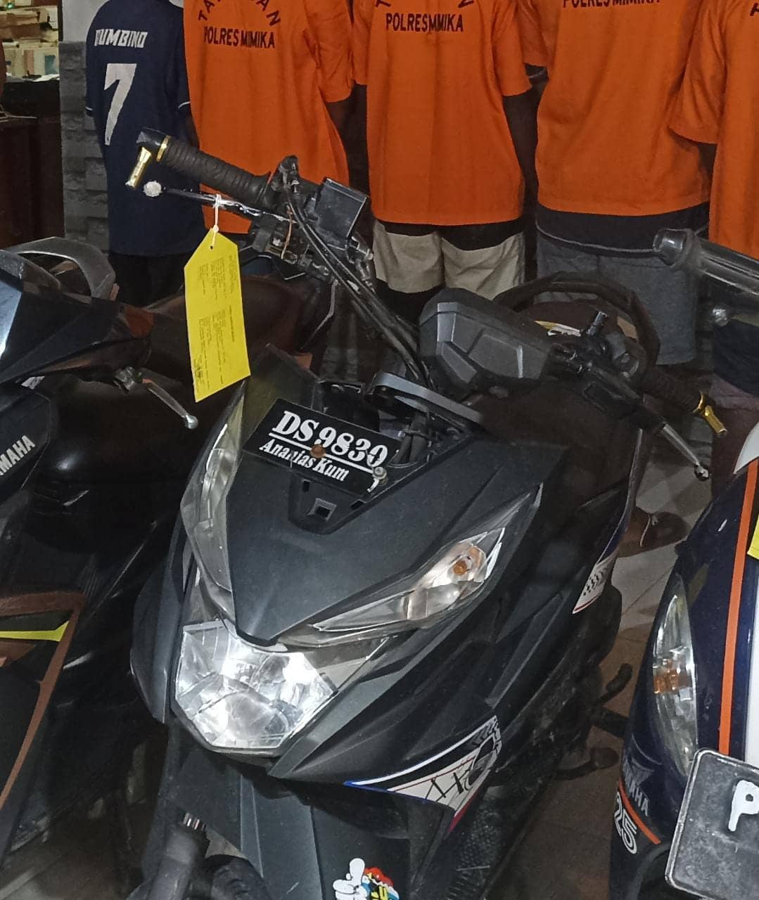 Ilustrasi berita Mimika: Modus Rusak Kunci Setir, Pencuri Gondol Motor Beat di Halaman RSUD Mimika, Mujur Pelaku Berhasil Dibekuk Polisi