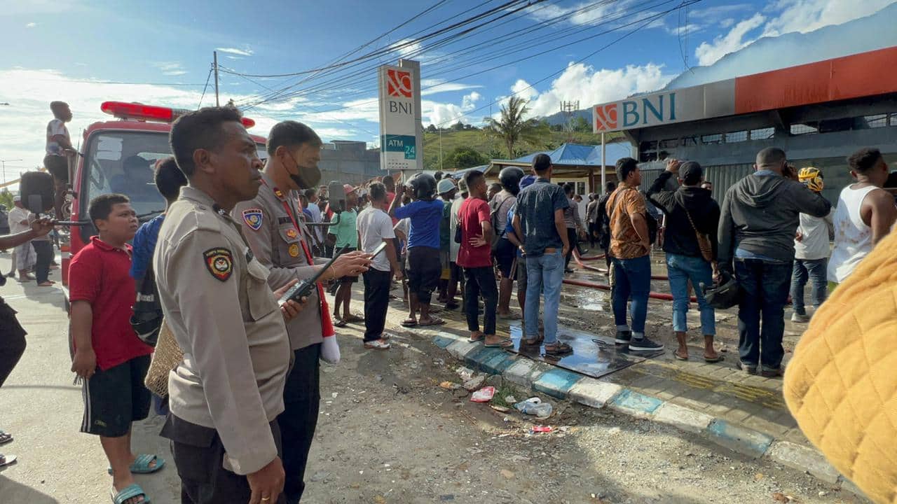 Ilustrasi berita Papua: Dipicu Arus Pendek di Bengkel, Lima Ruko dan Tiga Rumah Warga Terbakar di Sentani