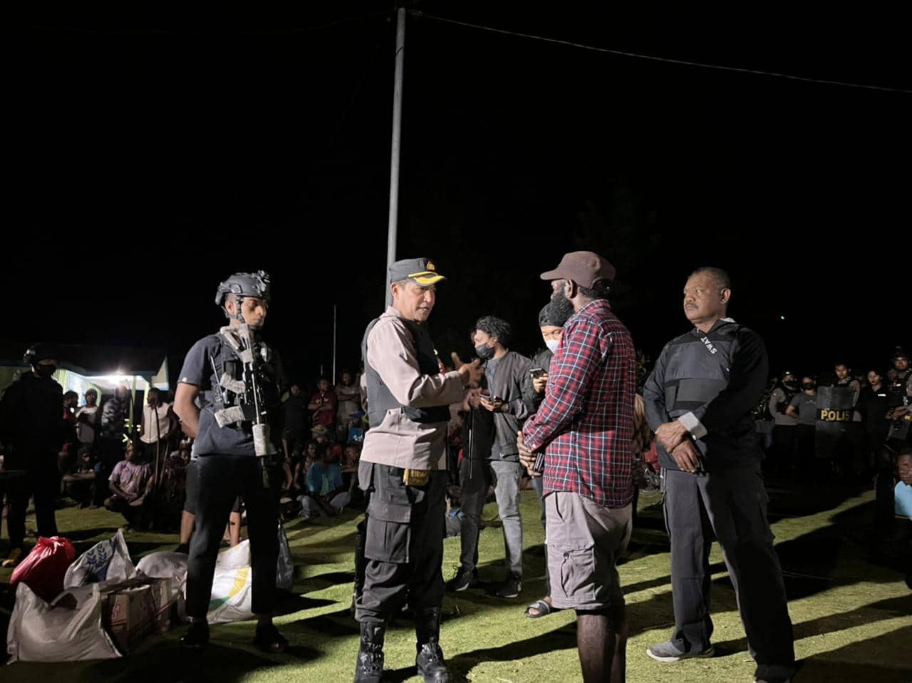 Ilustrasi berita Papua: Polisi Bantu Tangani Kasus Pertikaian Yang Terjadi di Kabupaten Jayawijaya