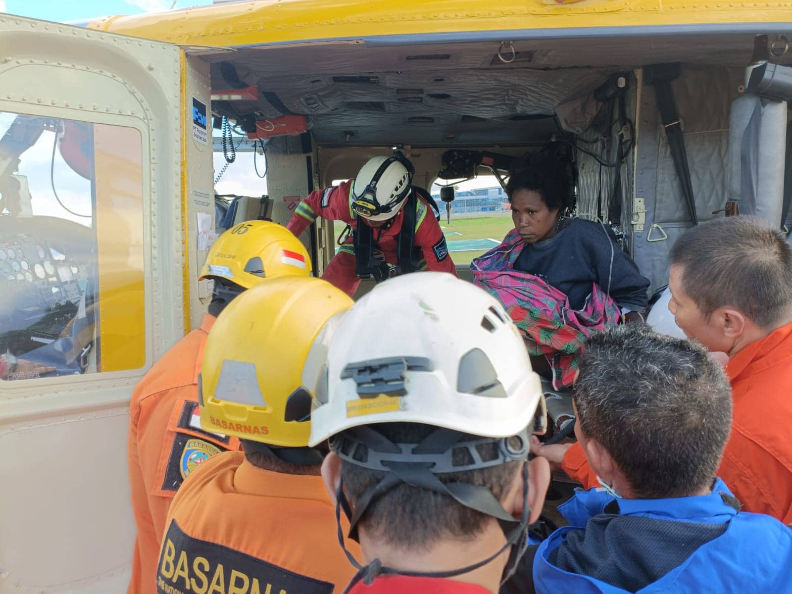 Ilustrasi berita Mimika: Anak Berusia 7 Tahun Korban Kecelakaan Helikopter di Jila Belum Ditemukan, Tim Gabungan Evakuasi 10 Korban Selamat
